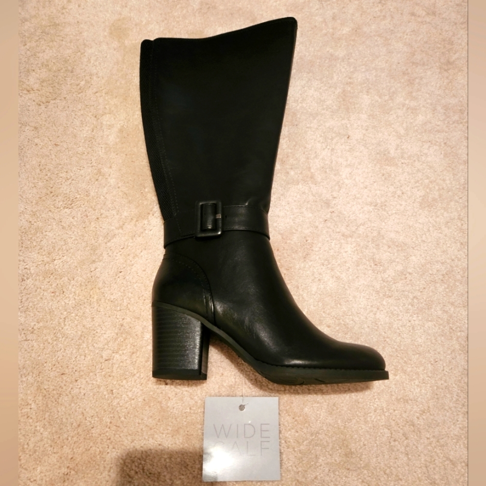 Black sz 7 wide calf Naturalizer boots